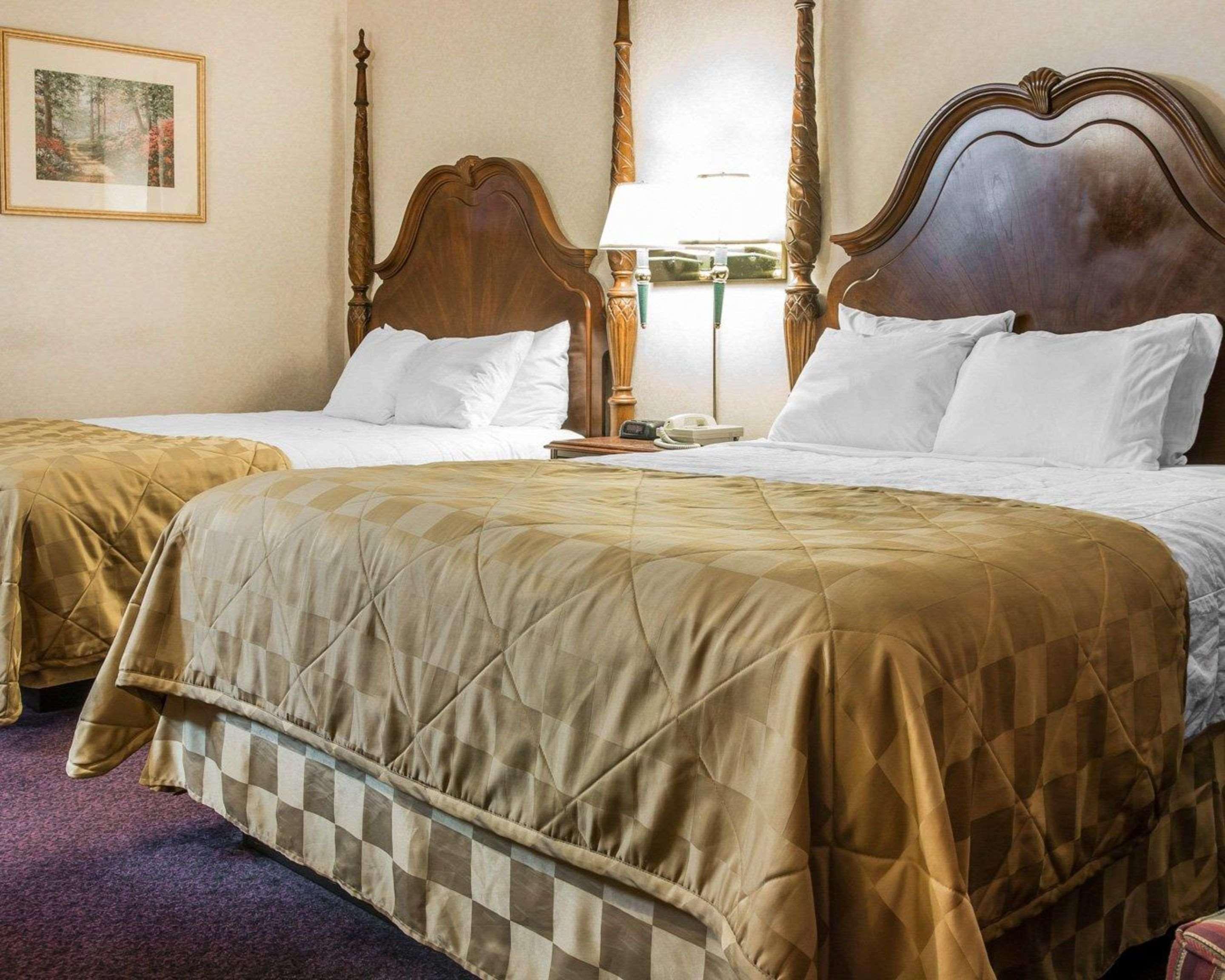 Clarion Hotel Beachfront Mackinaw City Ngoại thất bức ảnh