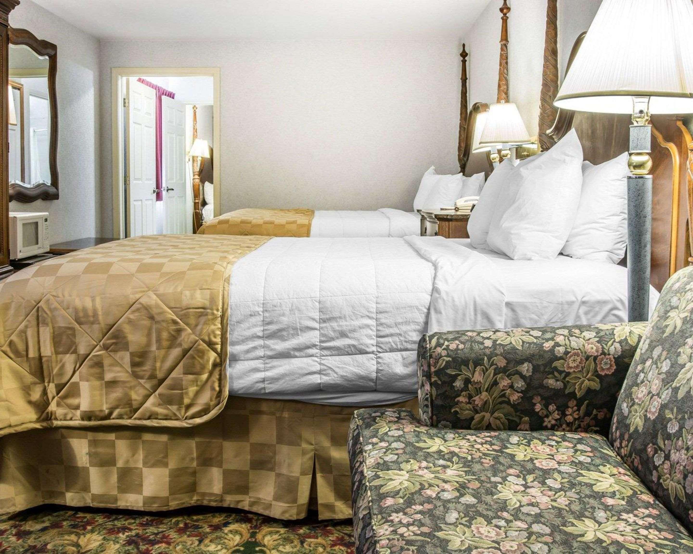 Clarion Hotel Beachfront Mackinaw City Ngoại thất bức ảnh