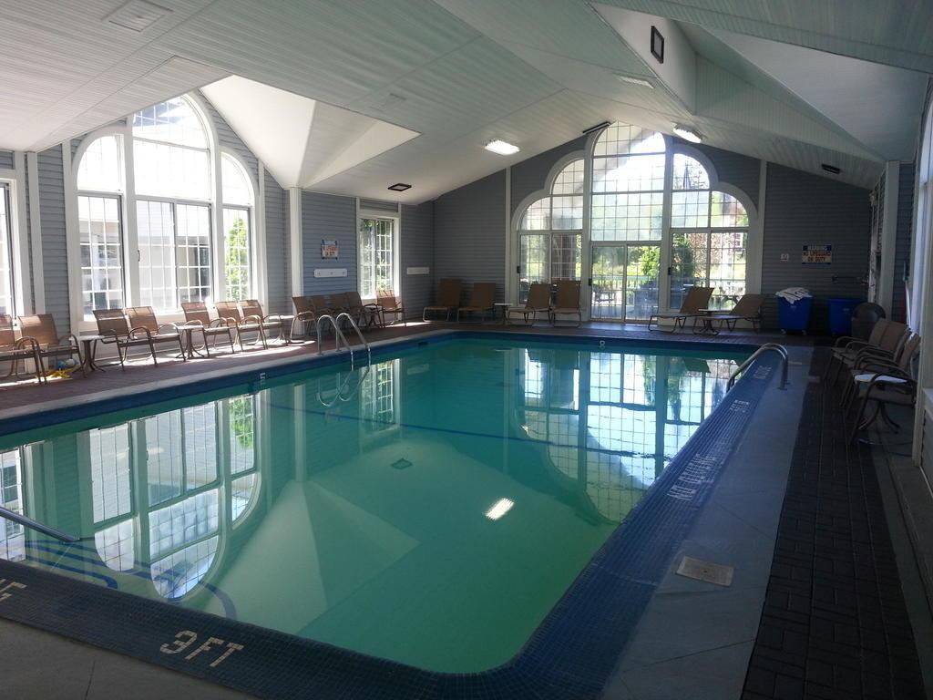 Clarion Hotel Beachfront Mackinaw City Ngoại thất bức ảnh