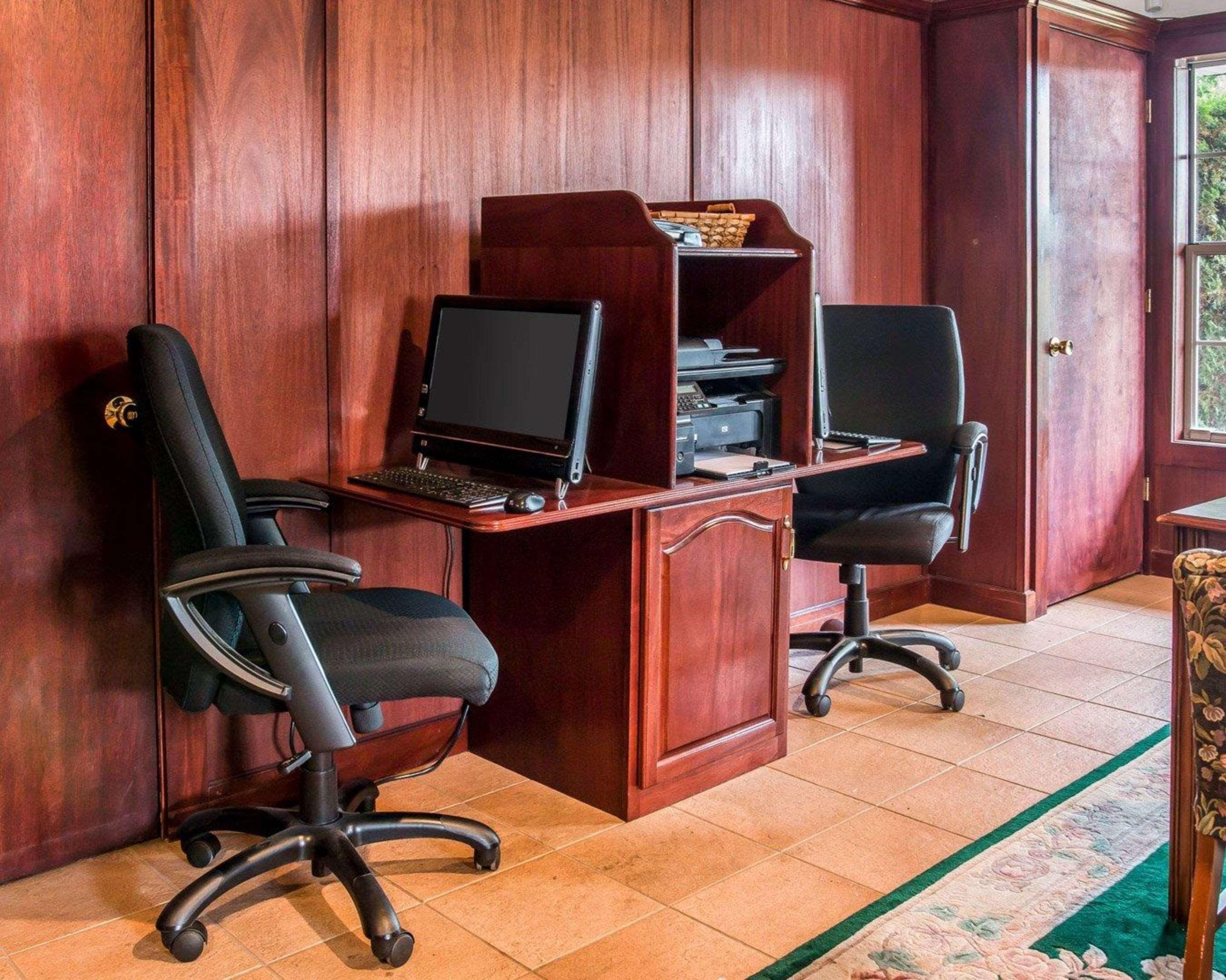 Clarion Hotel Beachfront Mackinaw City Ngoại thất bức ảnh
