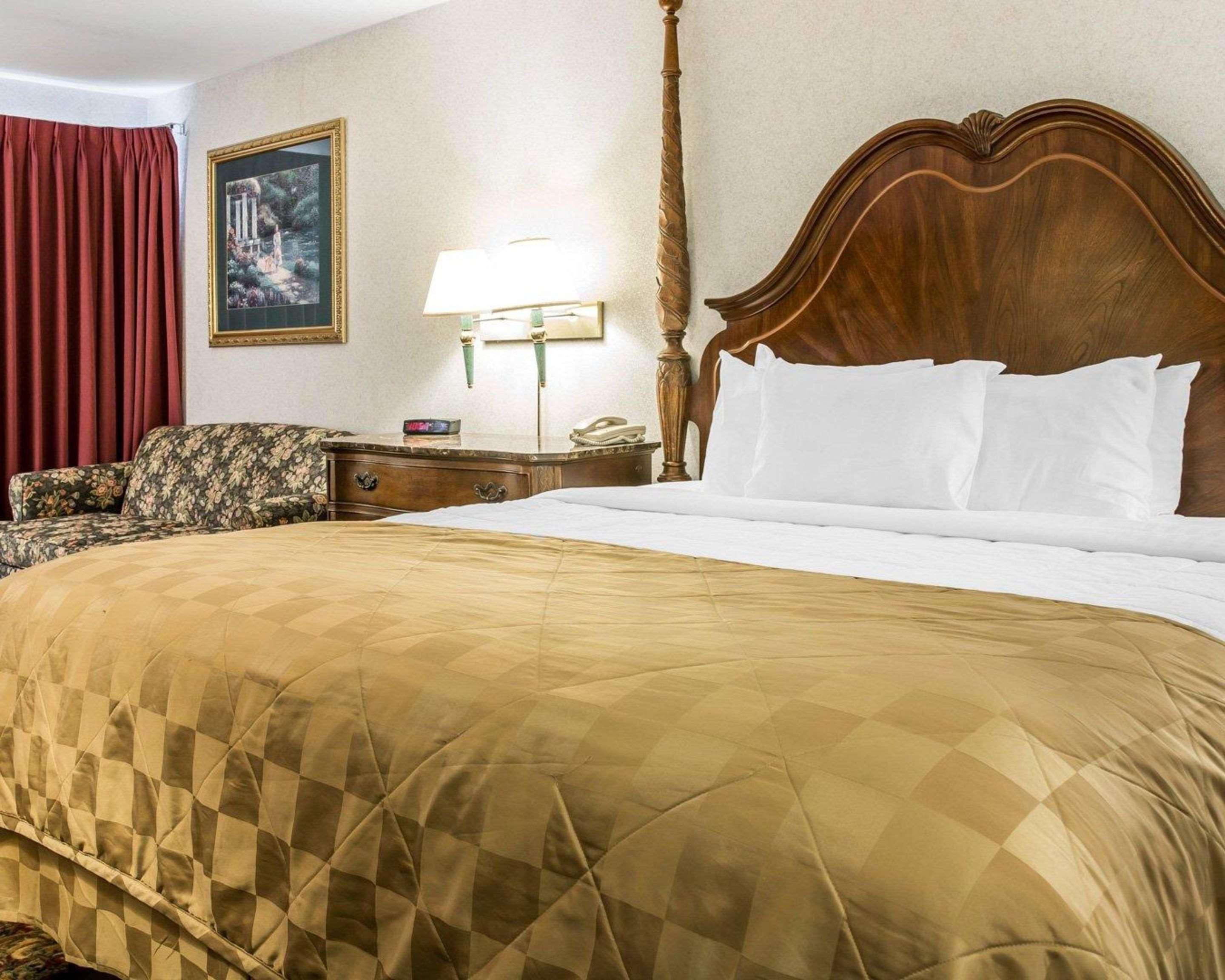 Clarion Hotel Beachfront Mackinaw City Ngoại thất bức ảnh