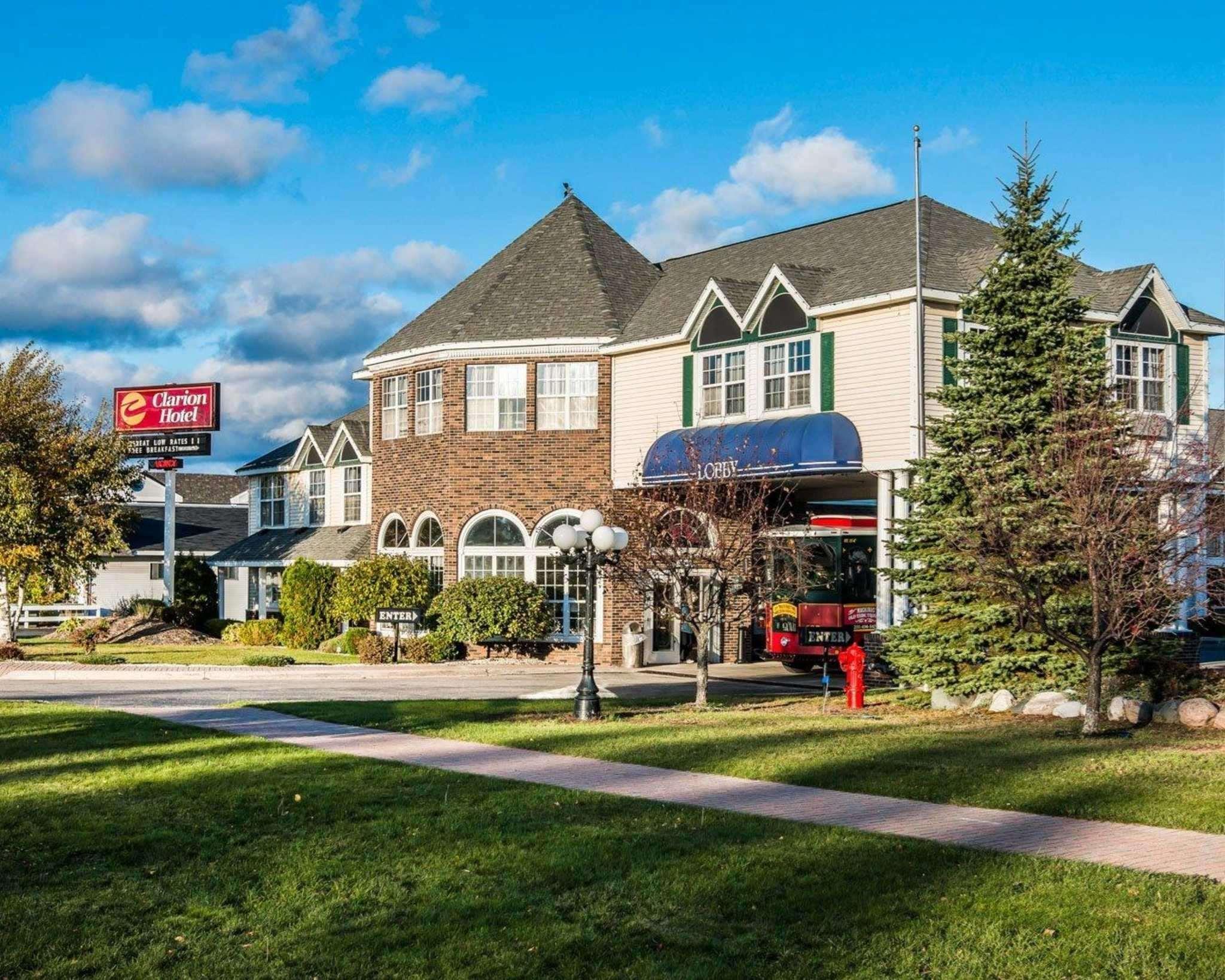 Clarion Hotel Beachfront Mackinaw City Ngoại thất bức ảnh