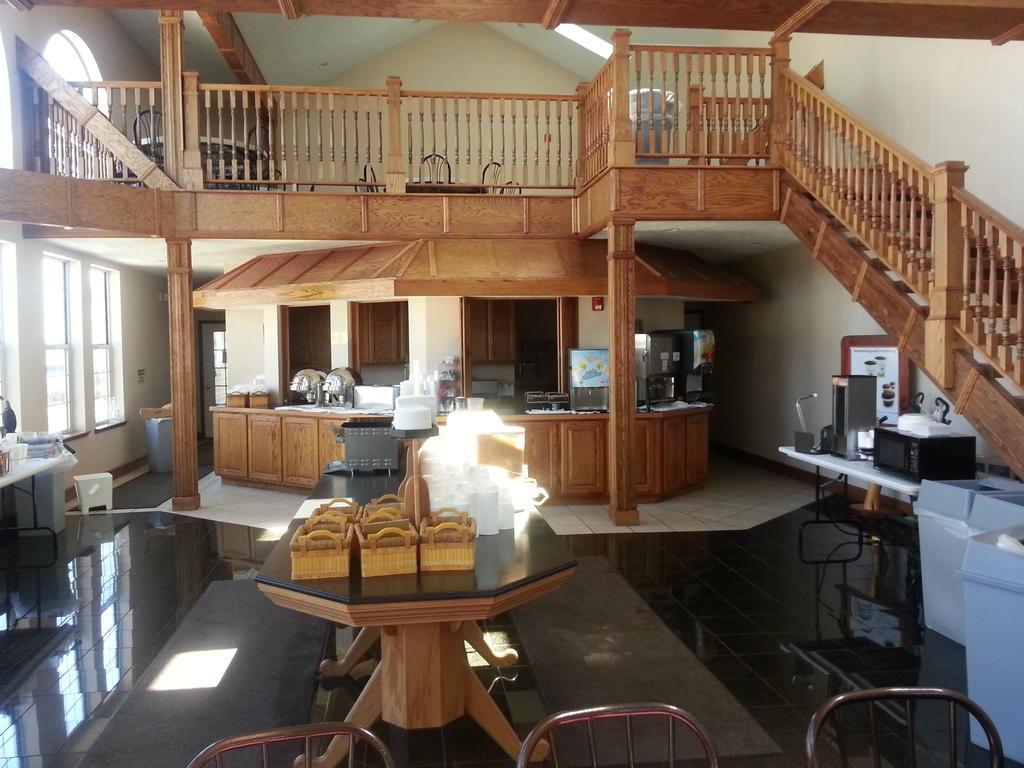 Clarion Hotel Beachfront Mackinaw City Ngoại thất bức ảnh