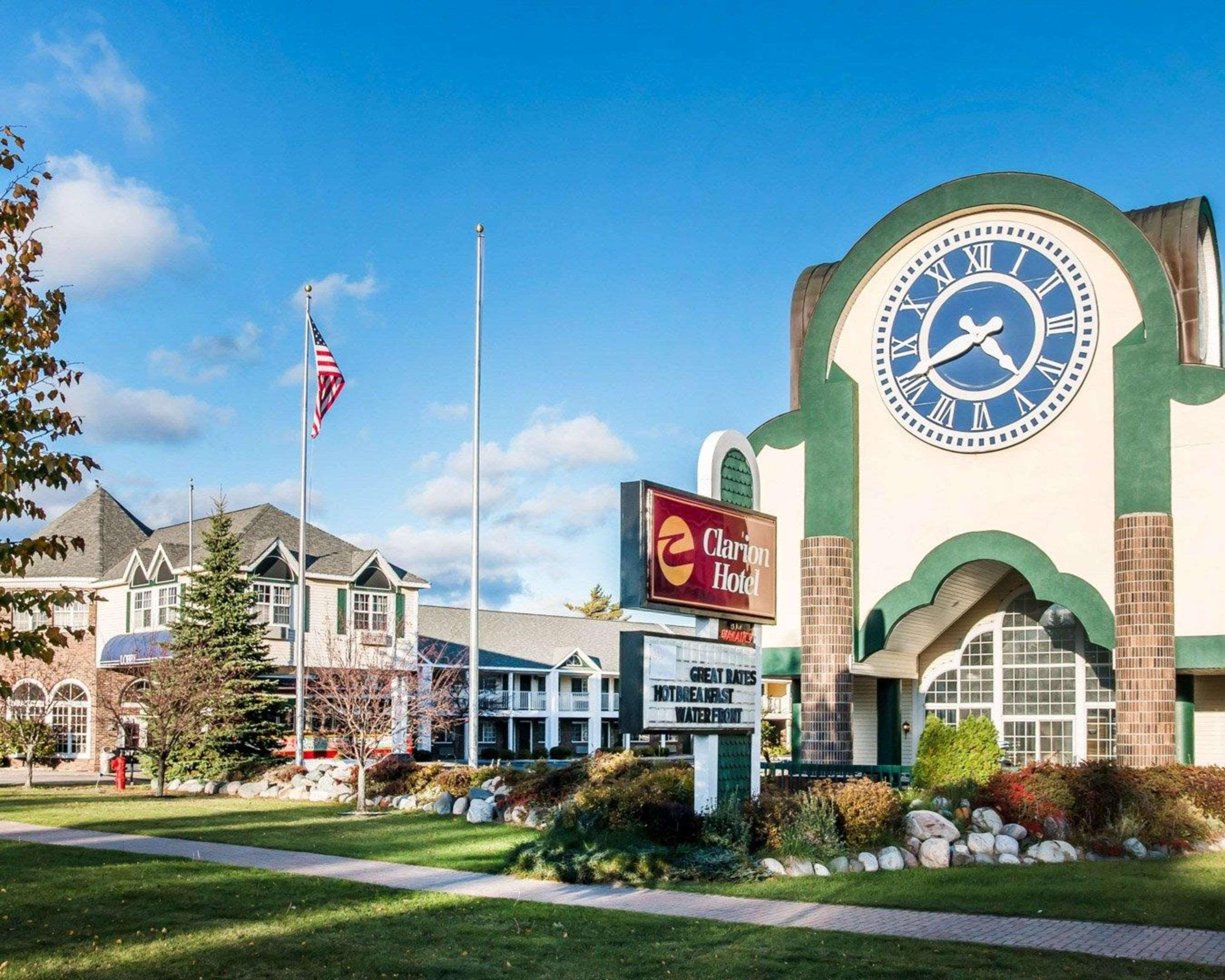Clarion Hotel Beachfront Mackinaw City Ngoại thất bức ảnh