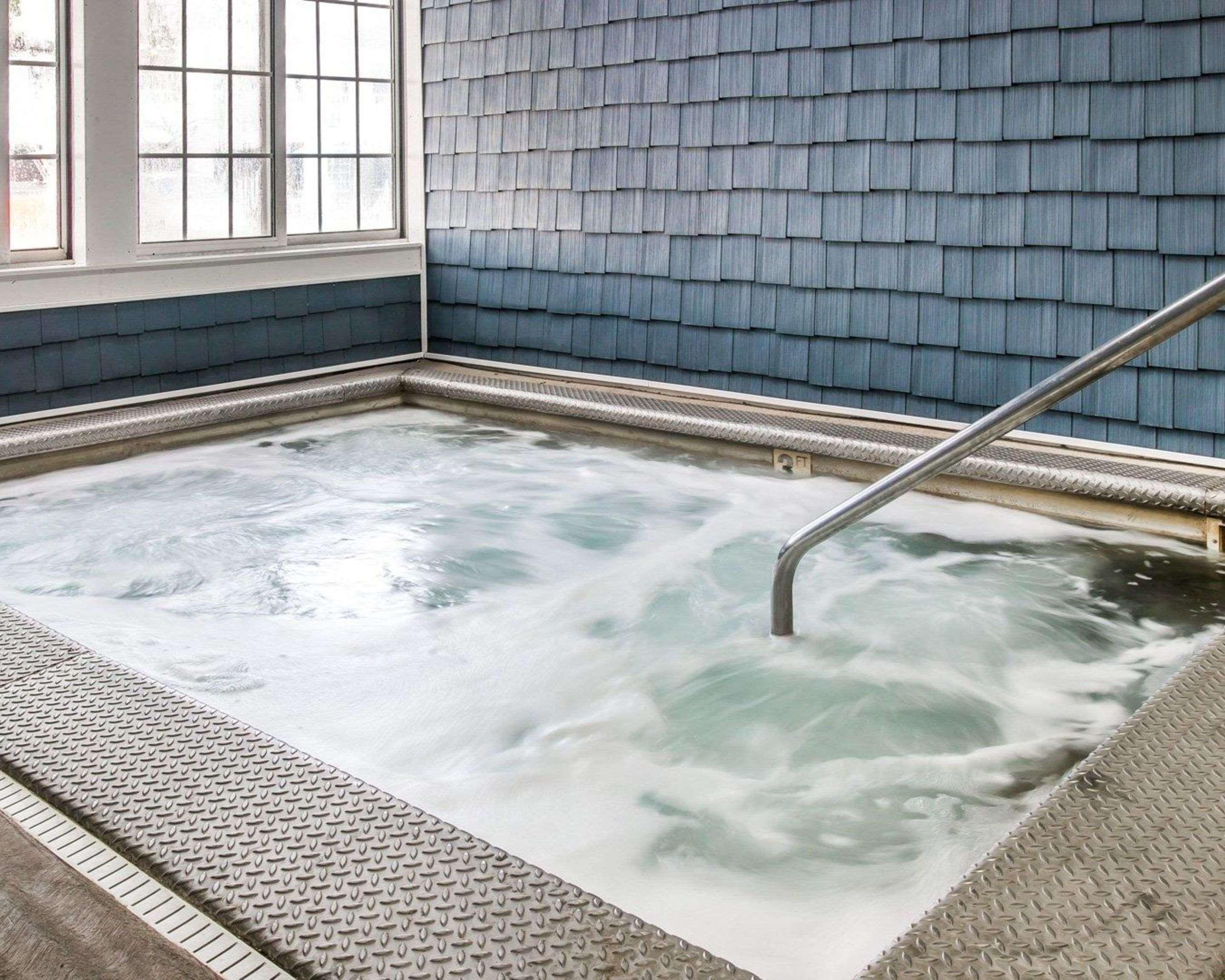 Clarion Hotel Beachfront Mackinaw City Ngoại thất bức ảnh