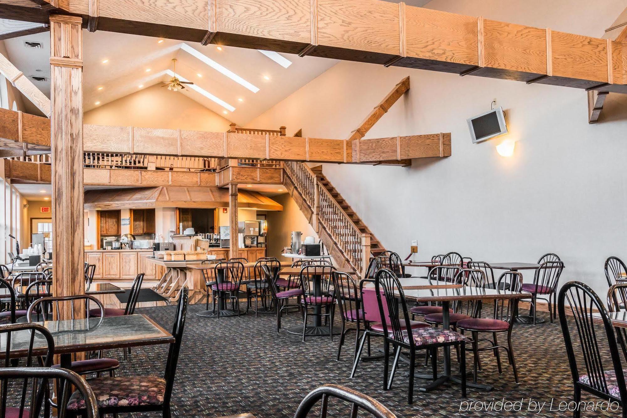 Clarion Hotel Beachfront Mackinaw City Ngoại thất bức ảnh