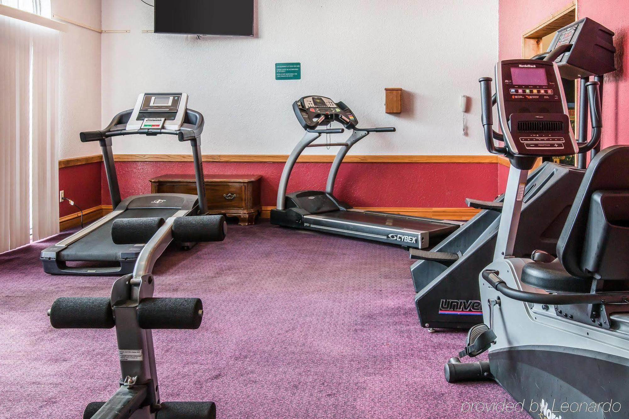 Clarion Hotel Beachfront Mackinaw City Ngoại thất bức ảnh