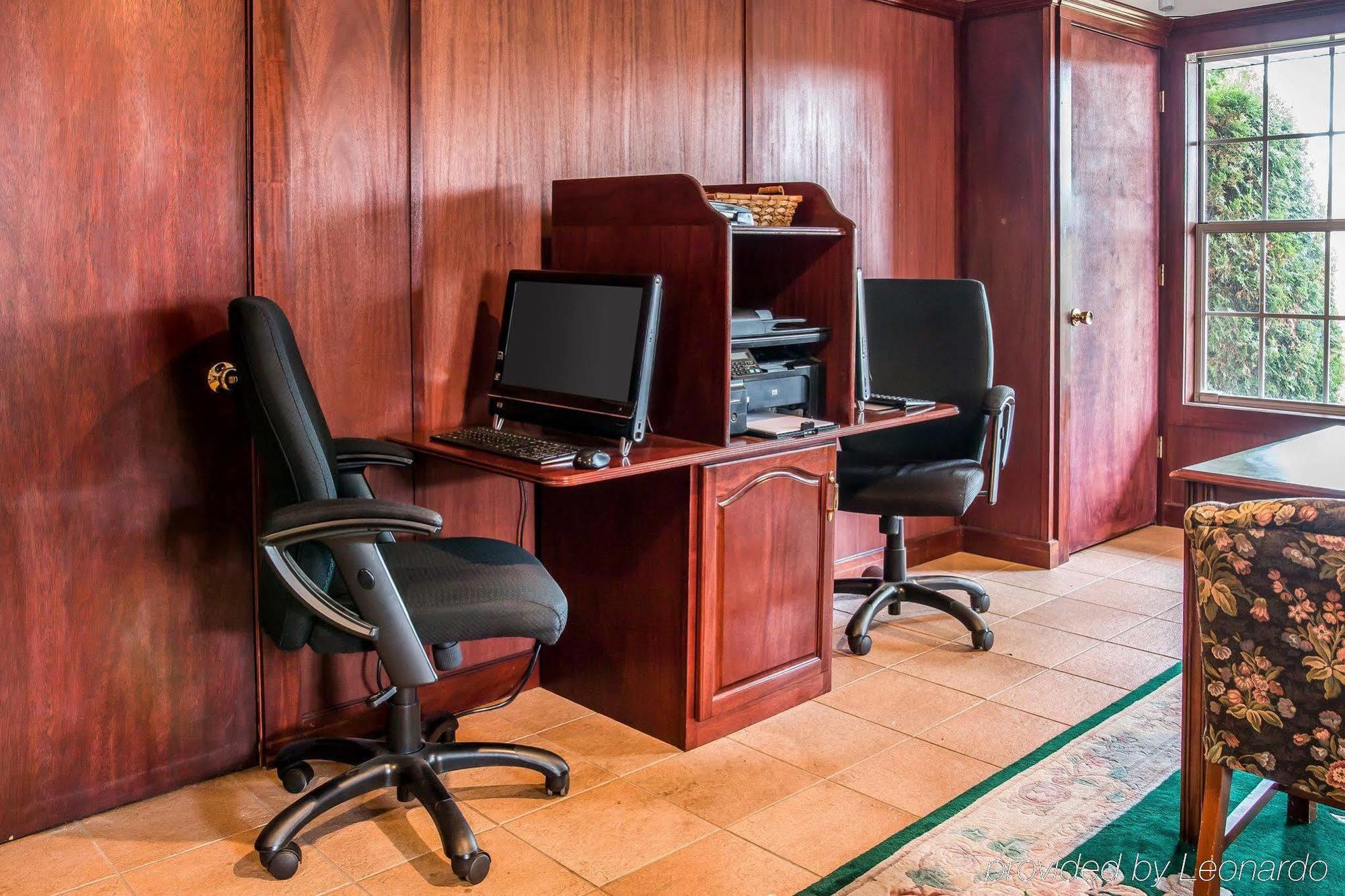 Clarion Hotel Beachfront Mackinaw City Ngoại thất bức ảnh