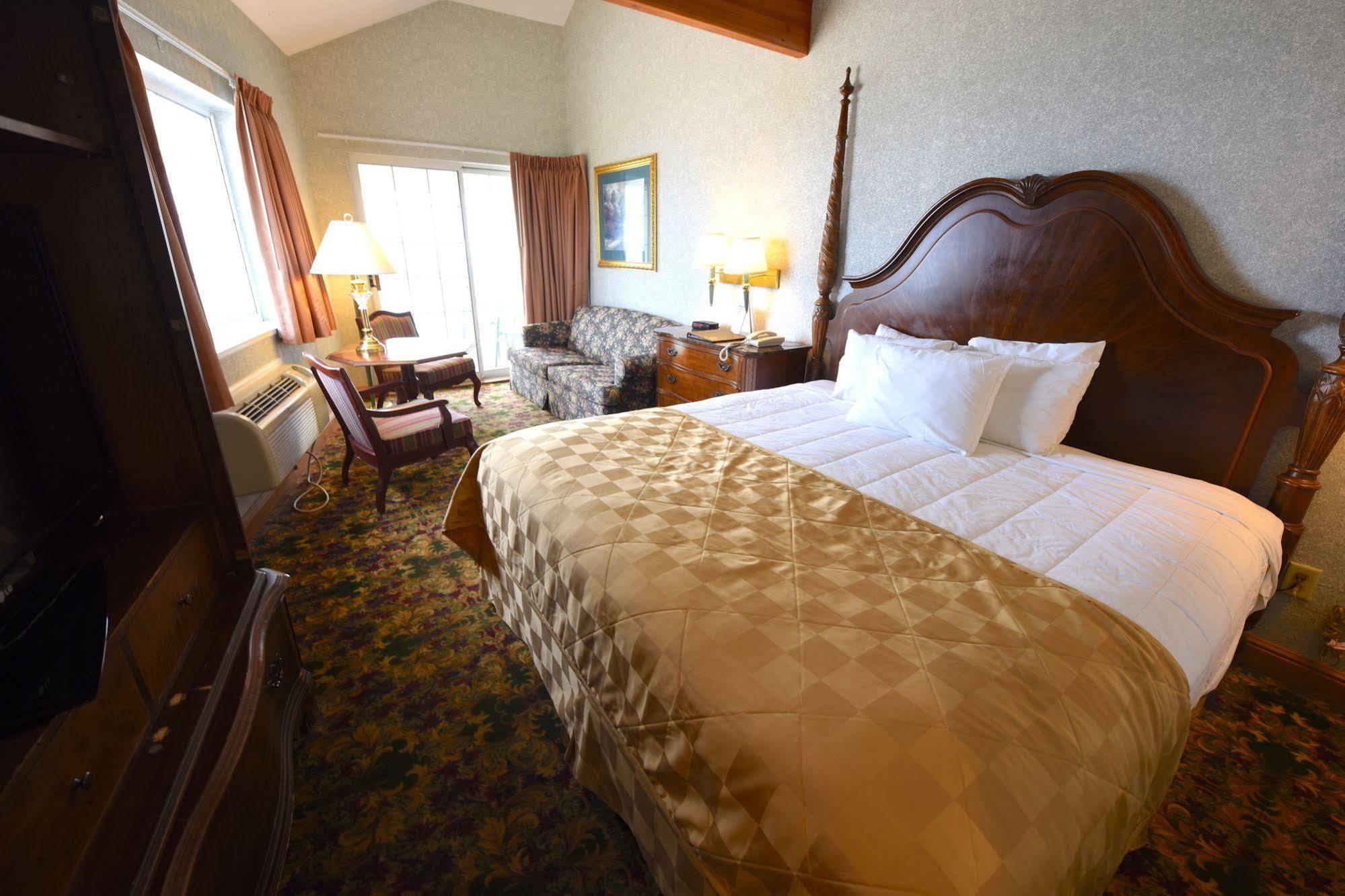 Clarion Hotel Beachfront Mackinaw City Ngoại thất bức ảnh